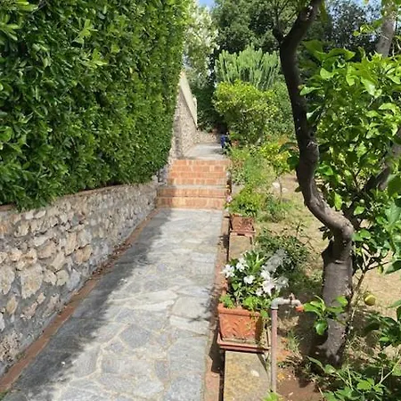 Mezzomonte Appartement *